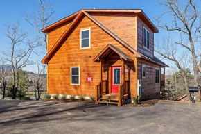 LOCATION 1 Bed 2 Bath Dolly Bear Hideaway located less than a mile from the Pigeon Forge strip